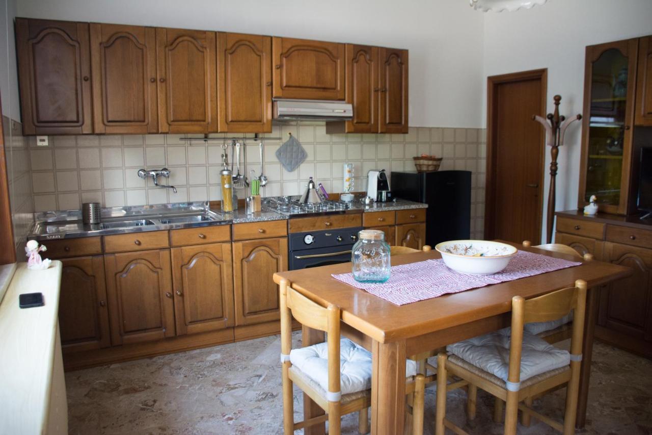 Ferienwohnung La Casa Di Lory Vinci Exterior foto