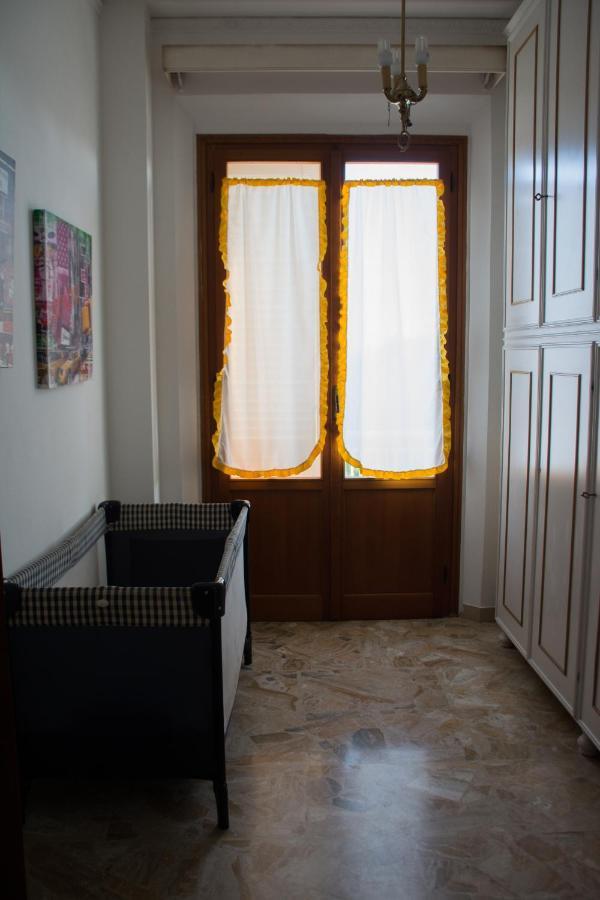 Ferienwohnung La Casa Di Lory Vinci Exterior foto